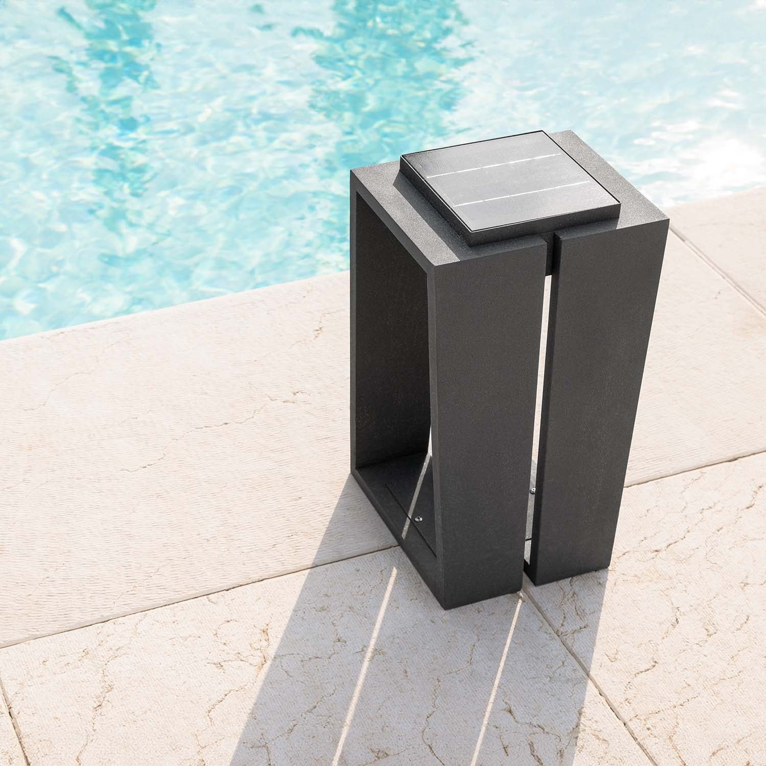 Solar ISOSS Outdoor Lamp