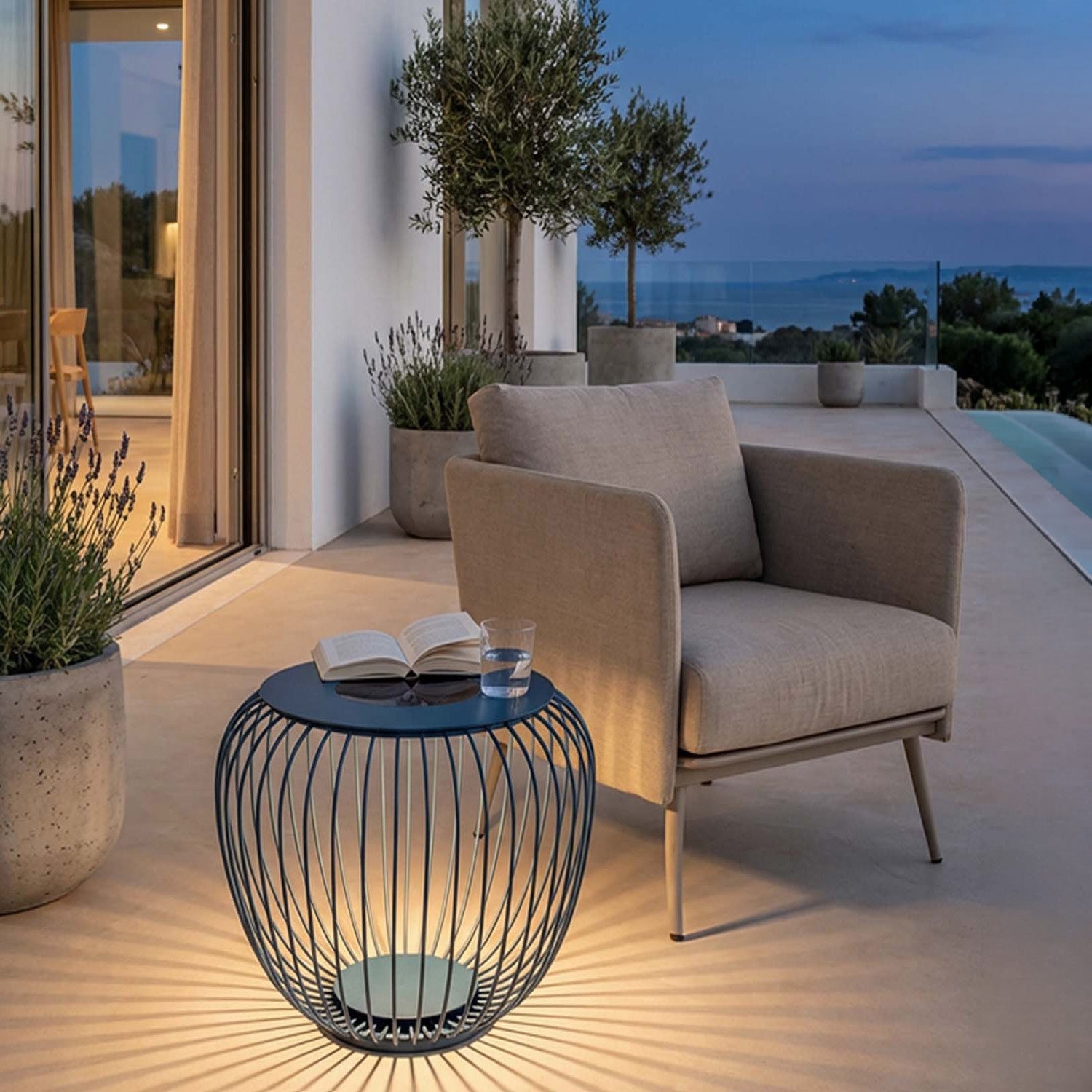 Spheria Solar Globe Light