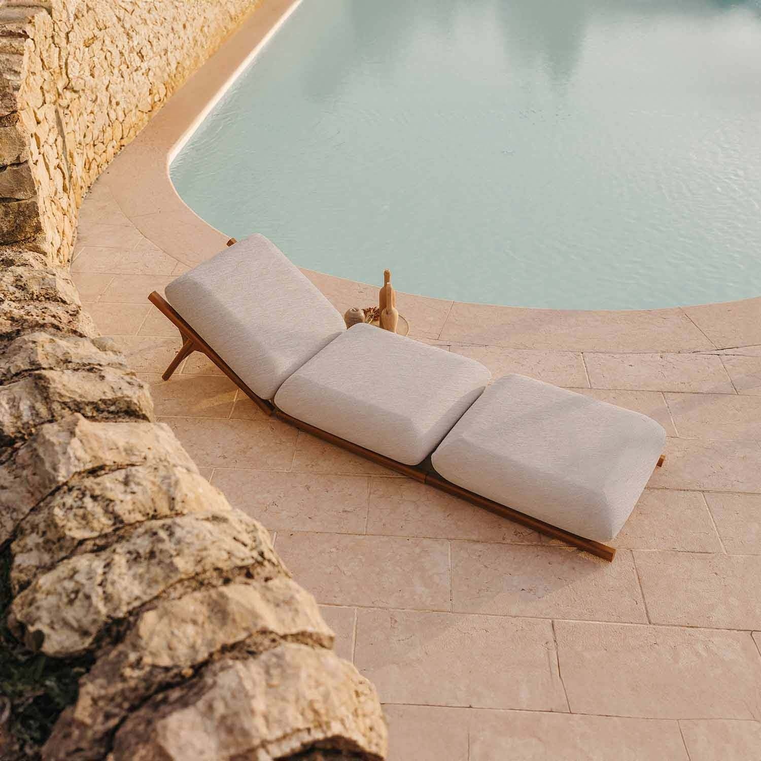 Tuga: Teak Sun Lounger