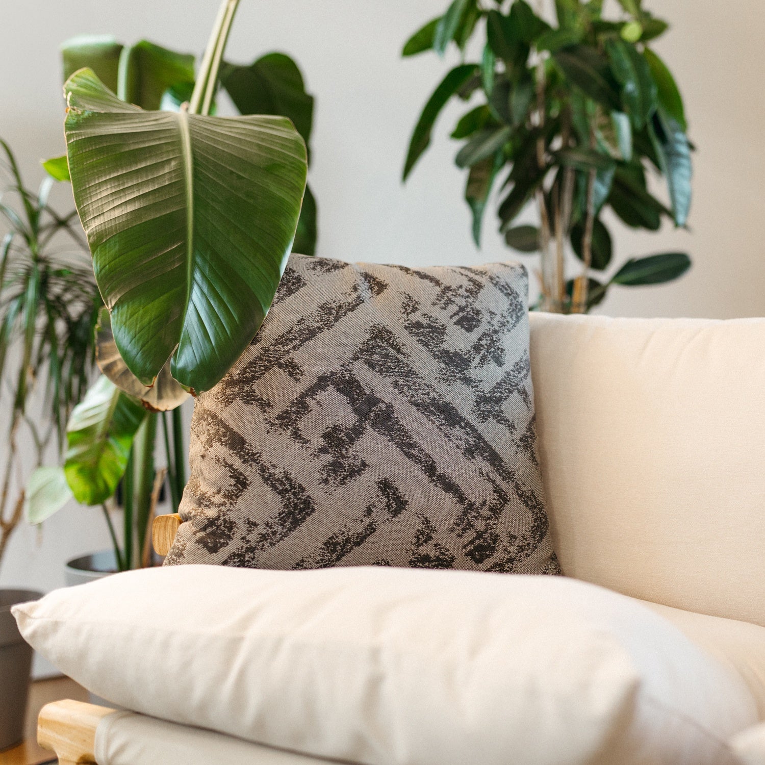 Marra Outdoor Cushion Blurkey Pattern