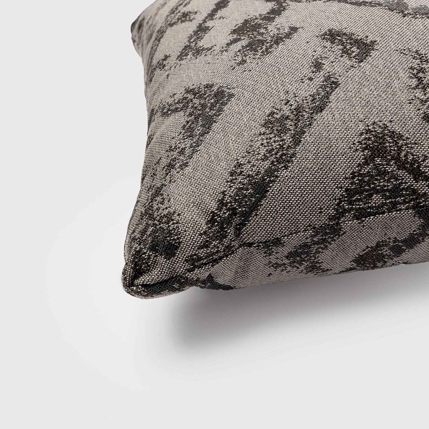 Marra Outdoor Cushion Blurkey Pattern