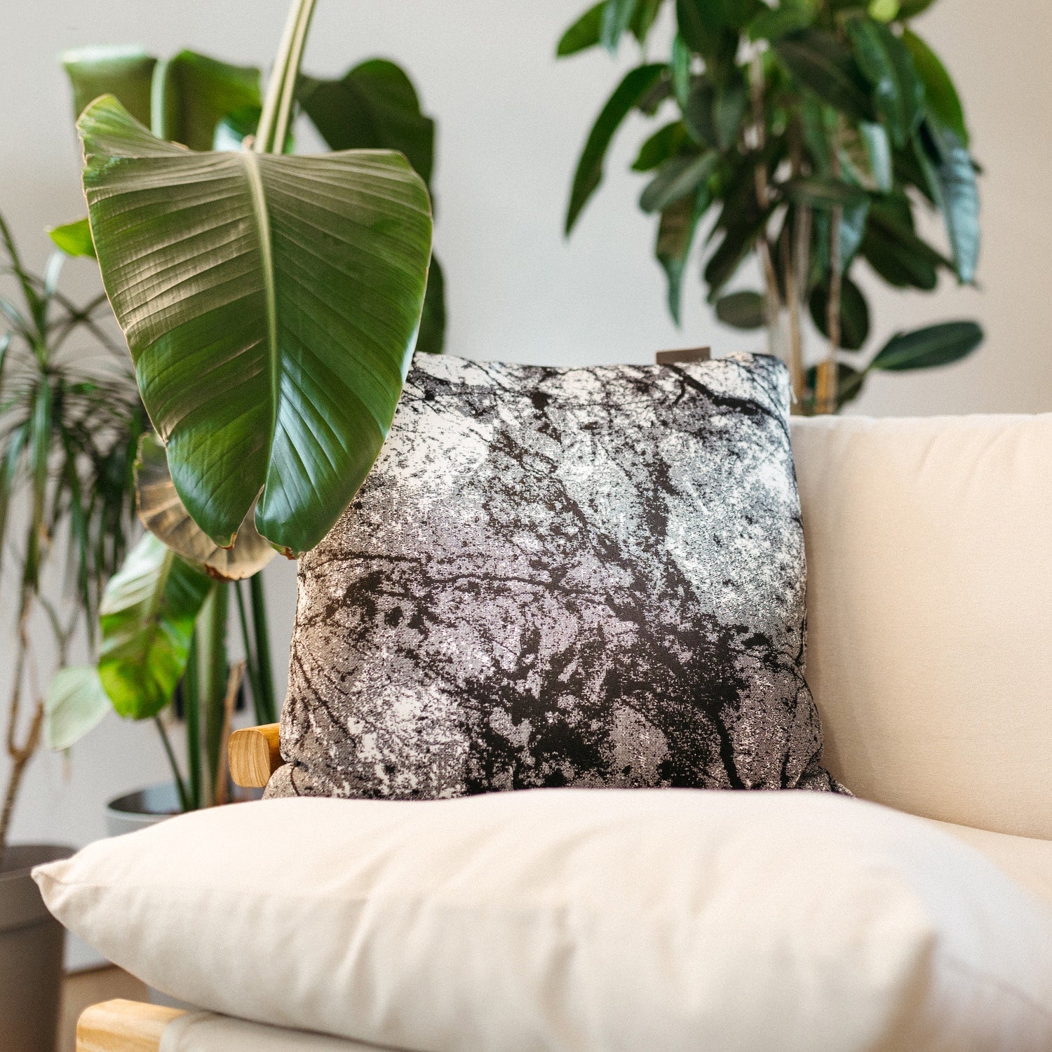 Marra Outdoor Cushion Marbling Pattern