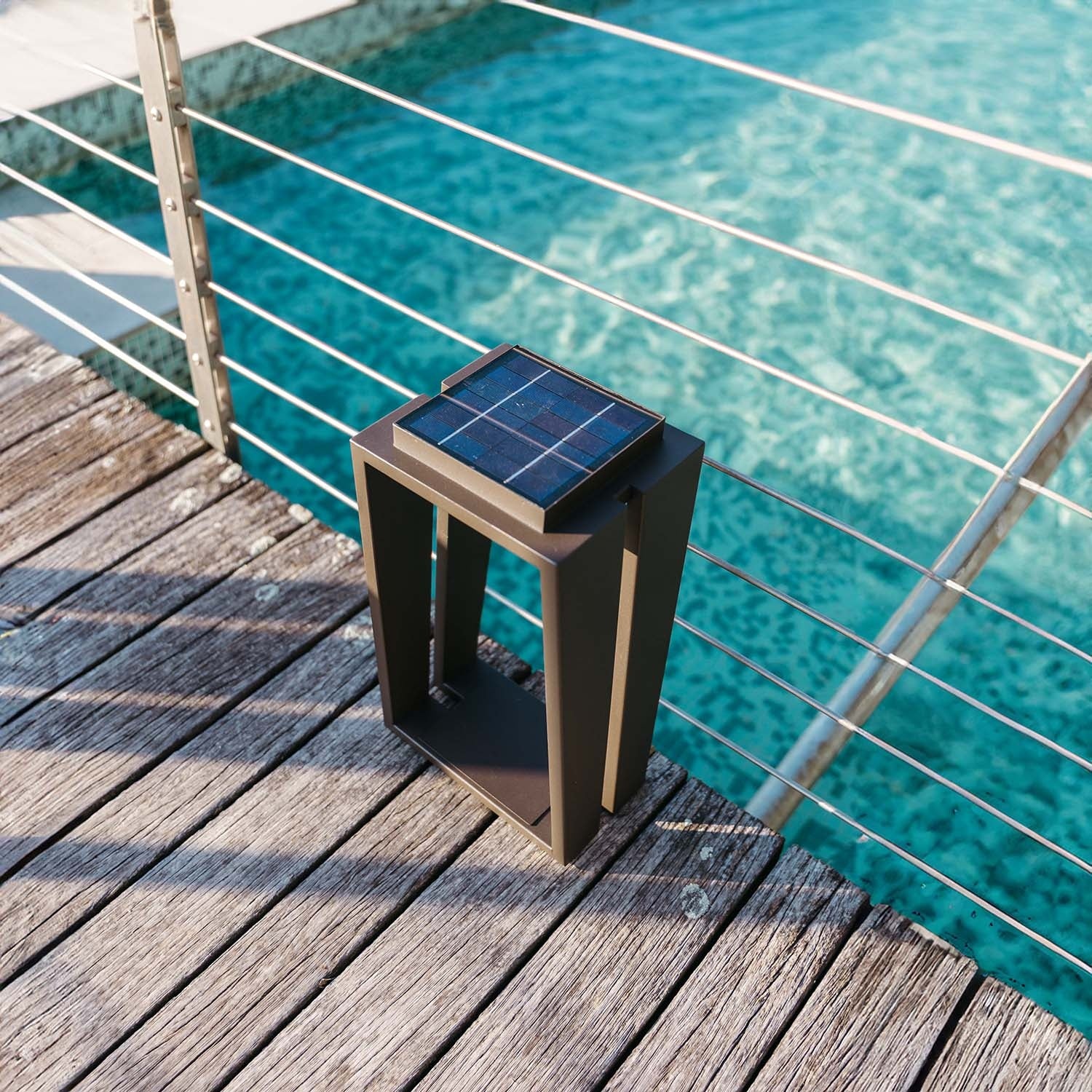 Solar ISOSS Outdoor Lamp