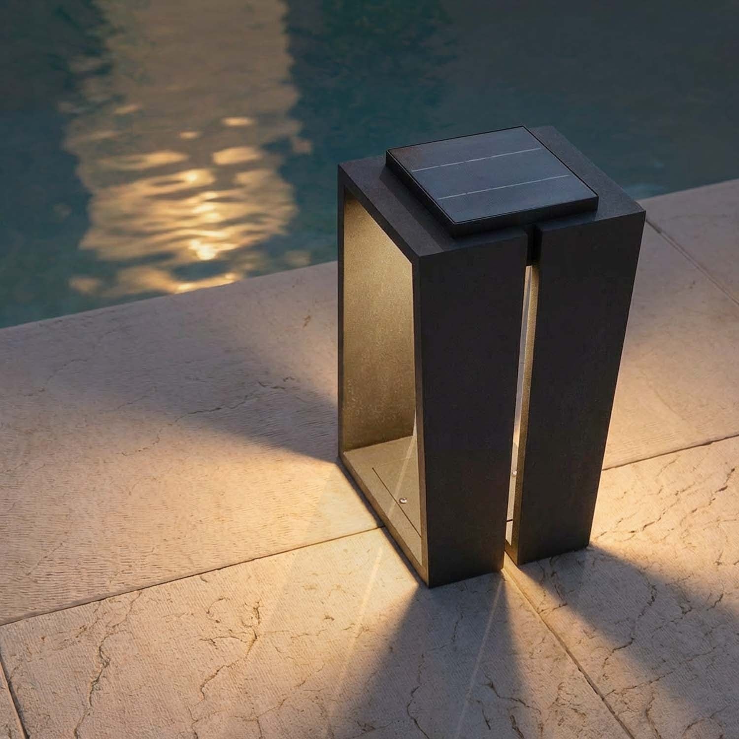Solar ISOSS Outdoor Lamp
